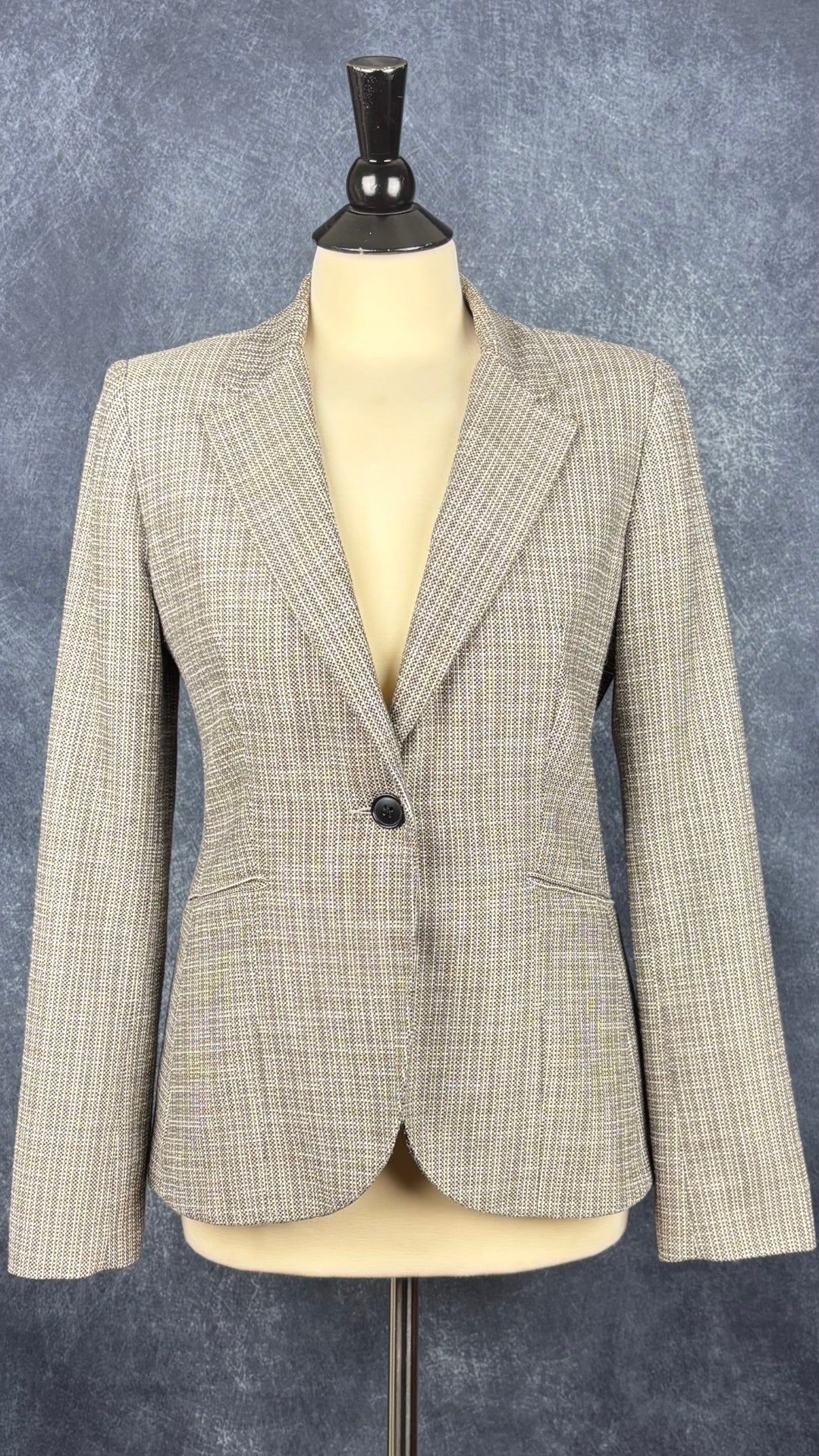 Blazer en tweed léger teintes de gris Teenflo, taille 8. Vue de face.