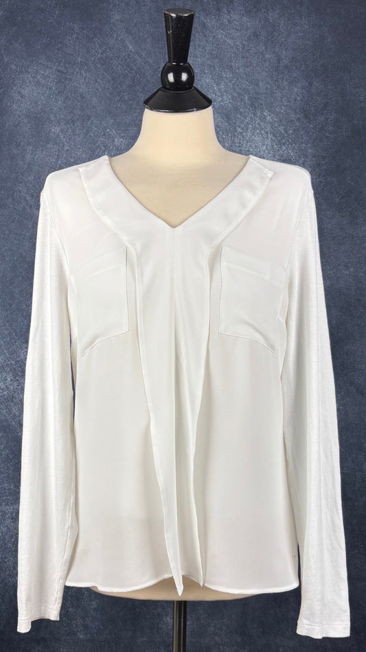 Blouse crème bi-matière à volant central Olsen, taille medium. Vue de face.