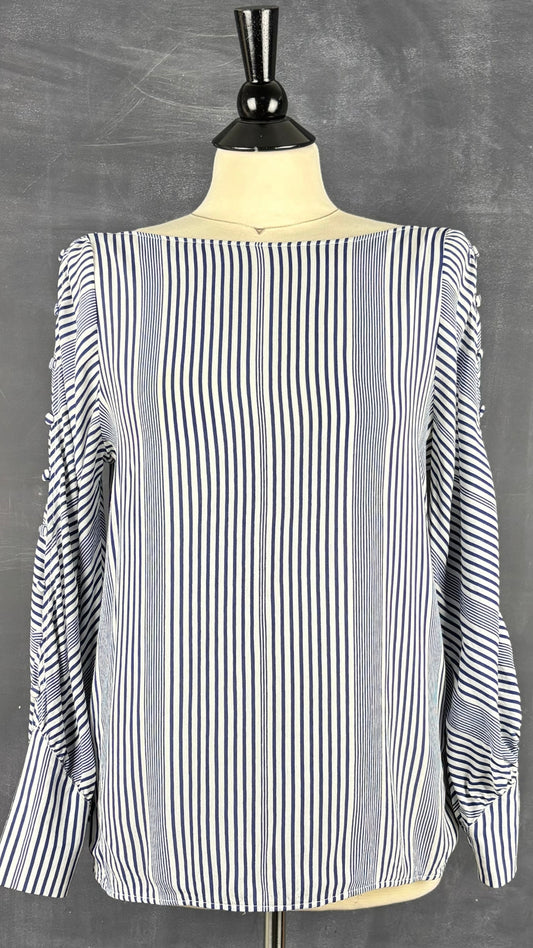 Blouse fluide à rayures Massimo Dutti, taille 10 (env. s/m). Vue de face.