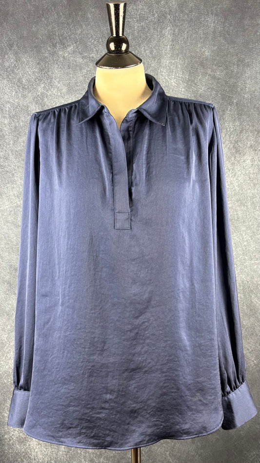 Blouse légère et fluide marine Banana Republic, taille xl. Vue de face.
