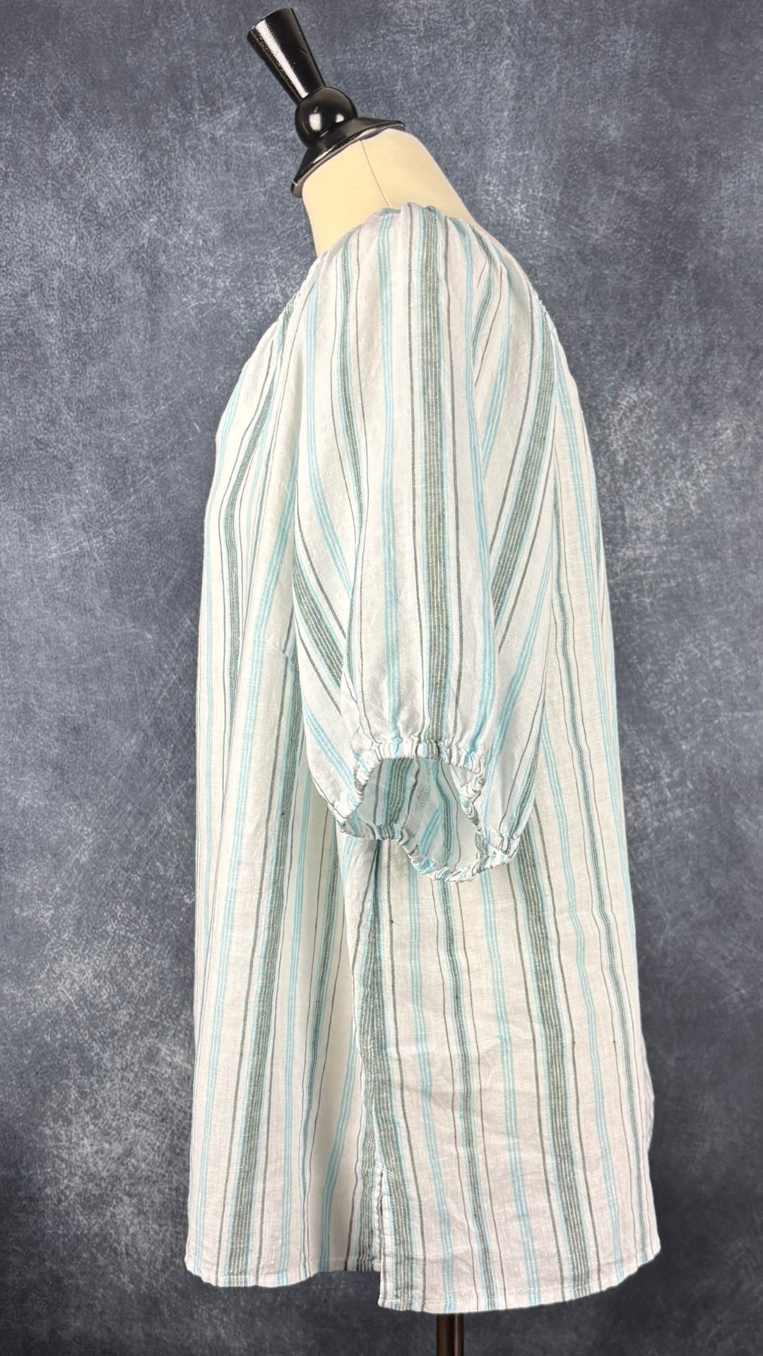 Blouse à rayures charcoal et turquoise Talbots plus, taille 2X. Vue de côté.