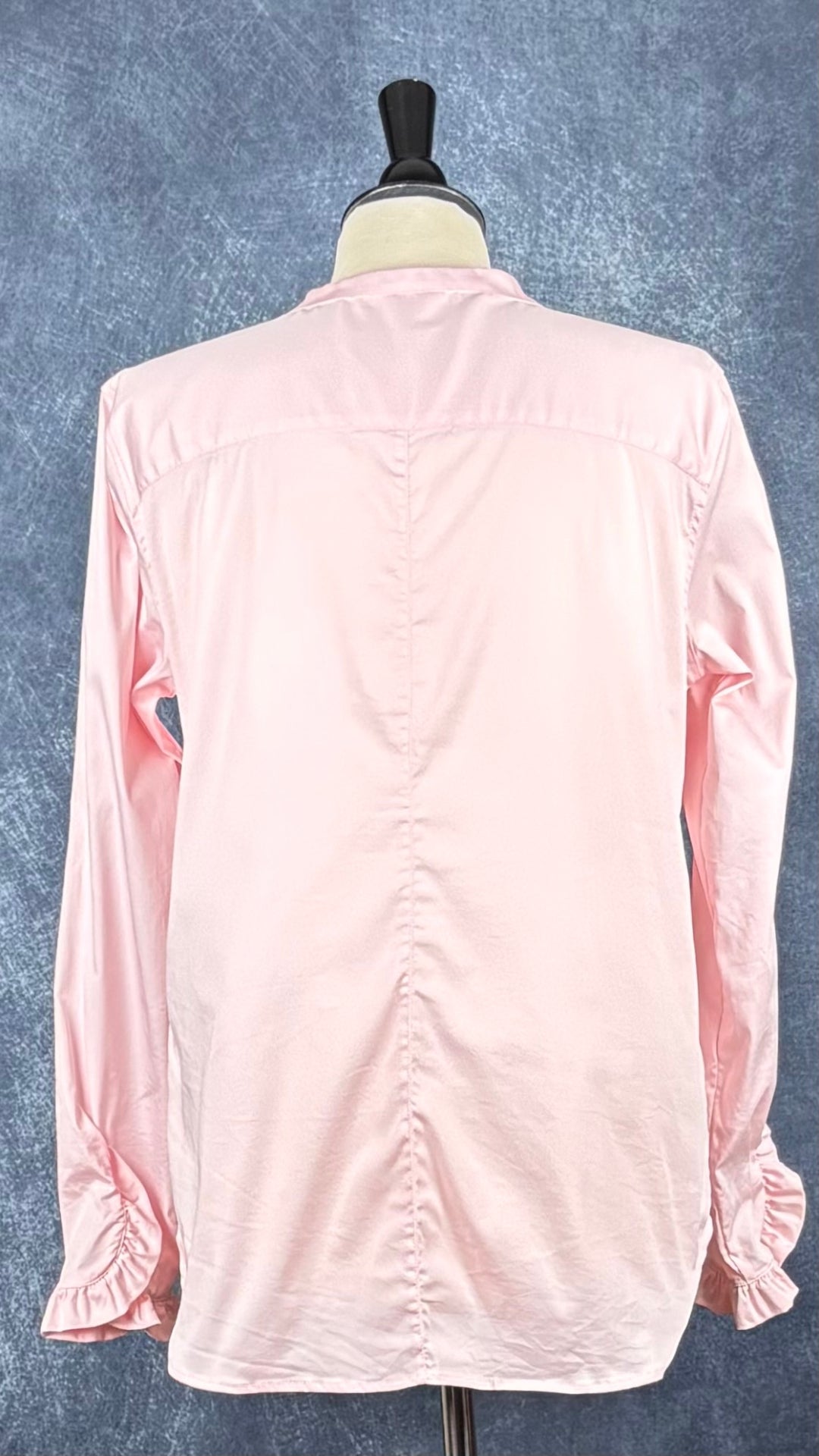 Blouse rose doux avec petits frisons au bas des manches Mos Mosh, taille large. Vue de dos.
