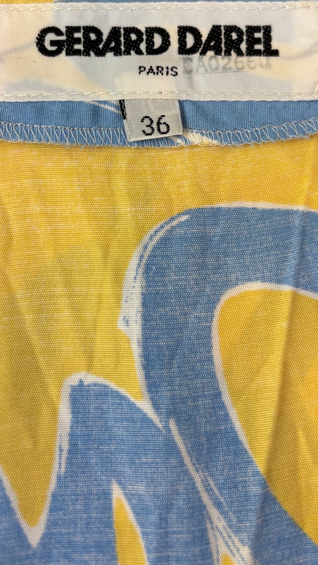 Blouse vintage jaune doux et motifs estivaux Gerard Darel, taille 36 (small). Vue de l'étiquette.
