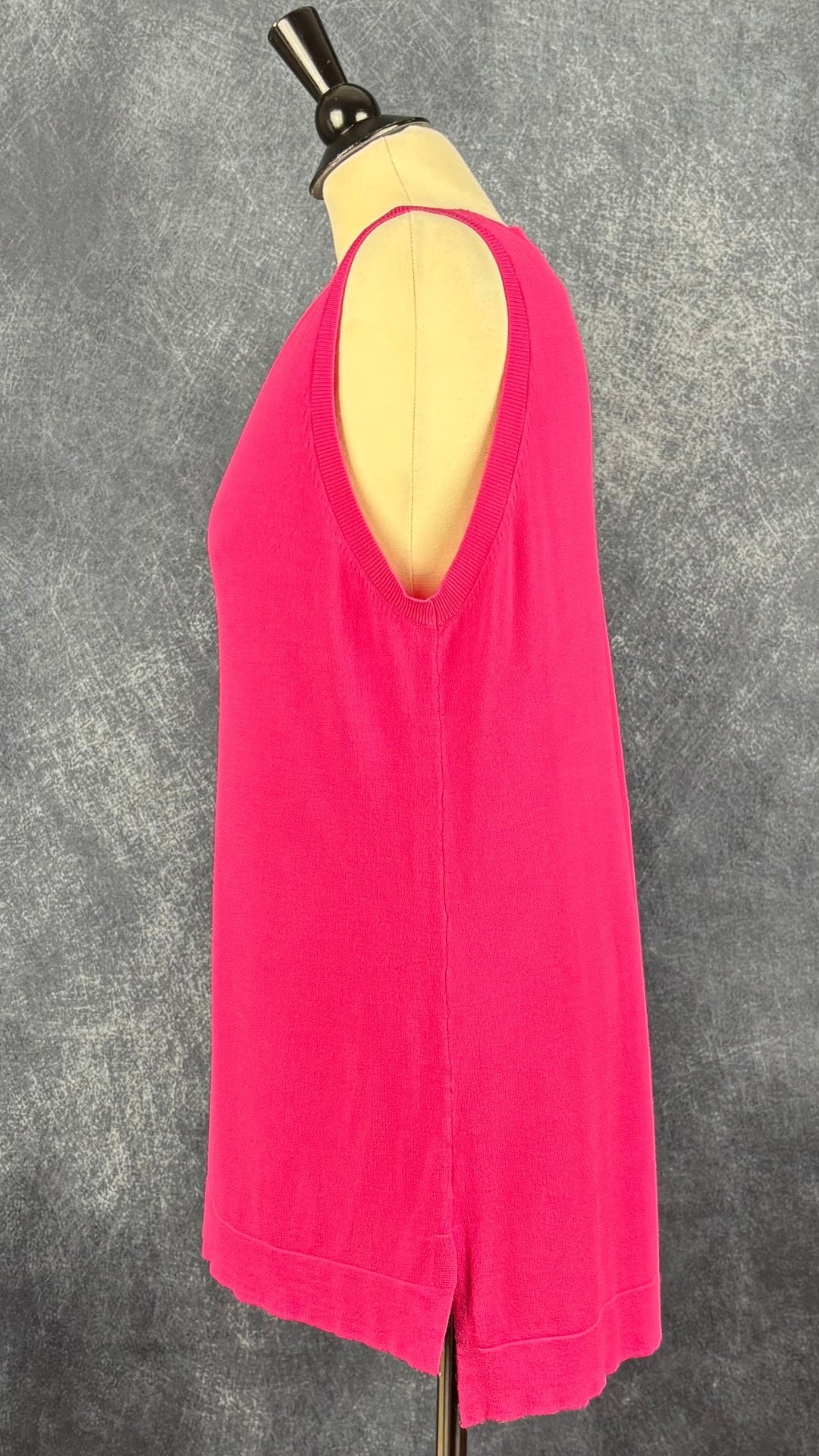 Camisole en fin tricot fuchsia Tristan, taille xl. Vue de côté.