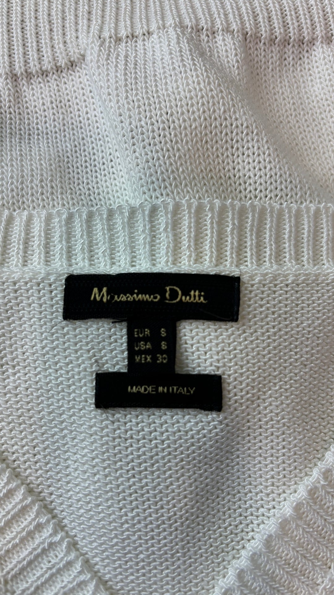 Cardigan crème à épaules dégagées Massimo Dutti, taille small. Vue de l'étiquette.