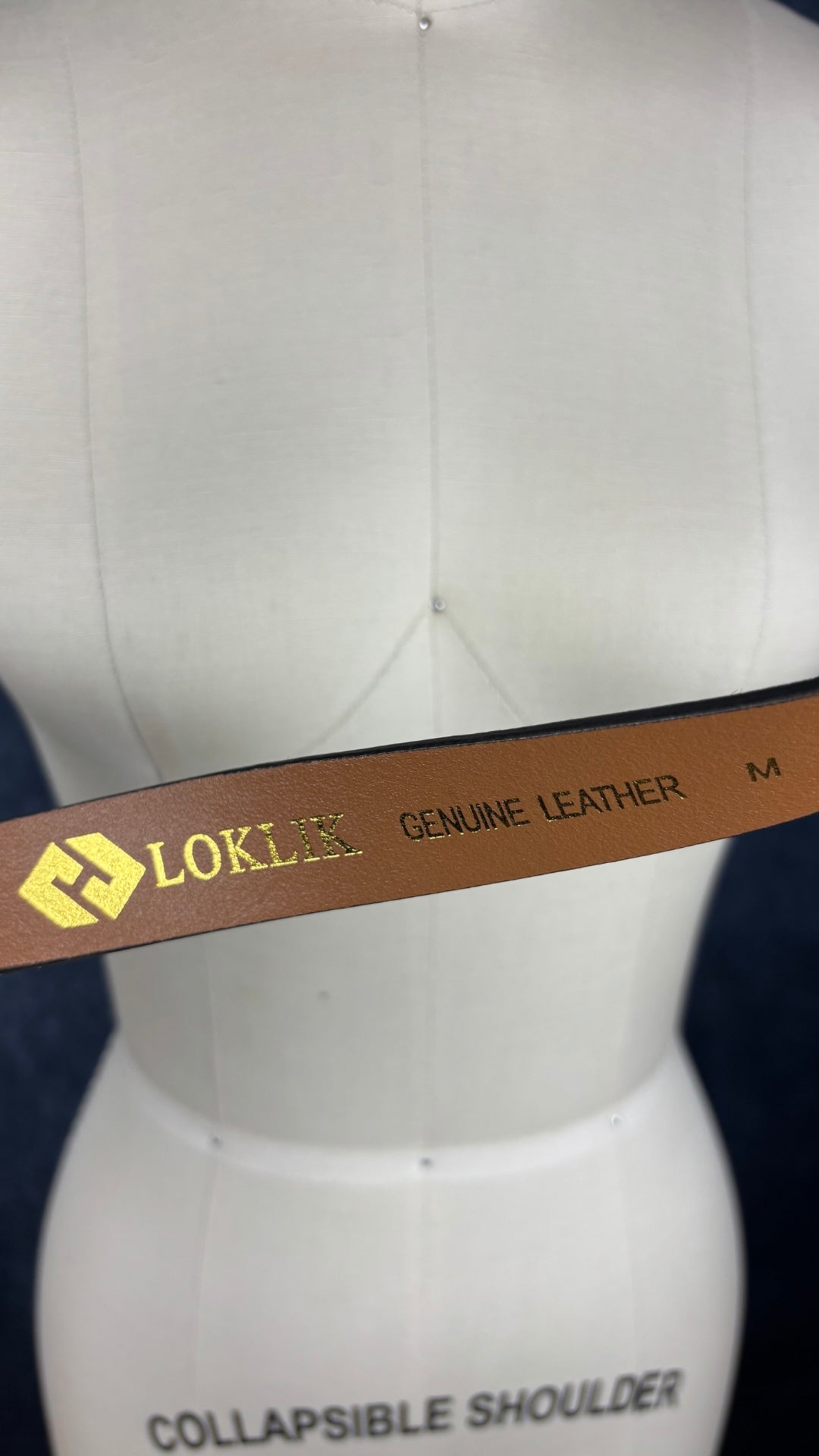 Ceinture à motif animalier en cuir Loklik, taille medium. Vue de l'endos.