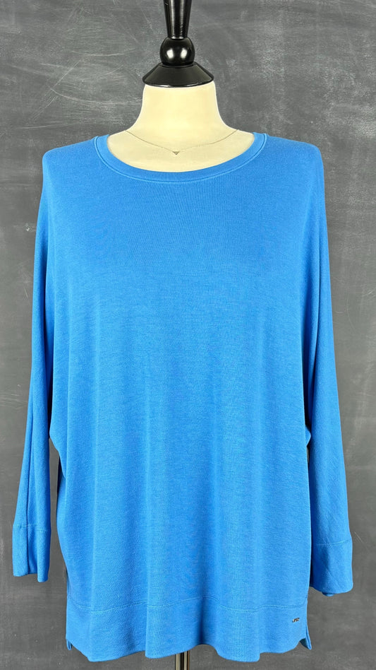 Chandail ample doux bleu manche dolman Brax, taille xl. Vue de face.