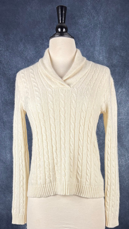 Chandail crème à col châle en cachemire Lauren Ralph Lauren, taille small. Vue de face.
