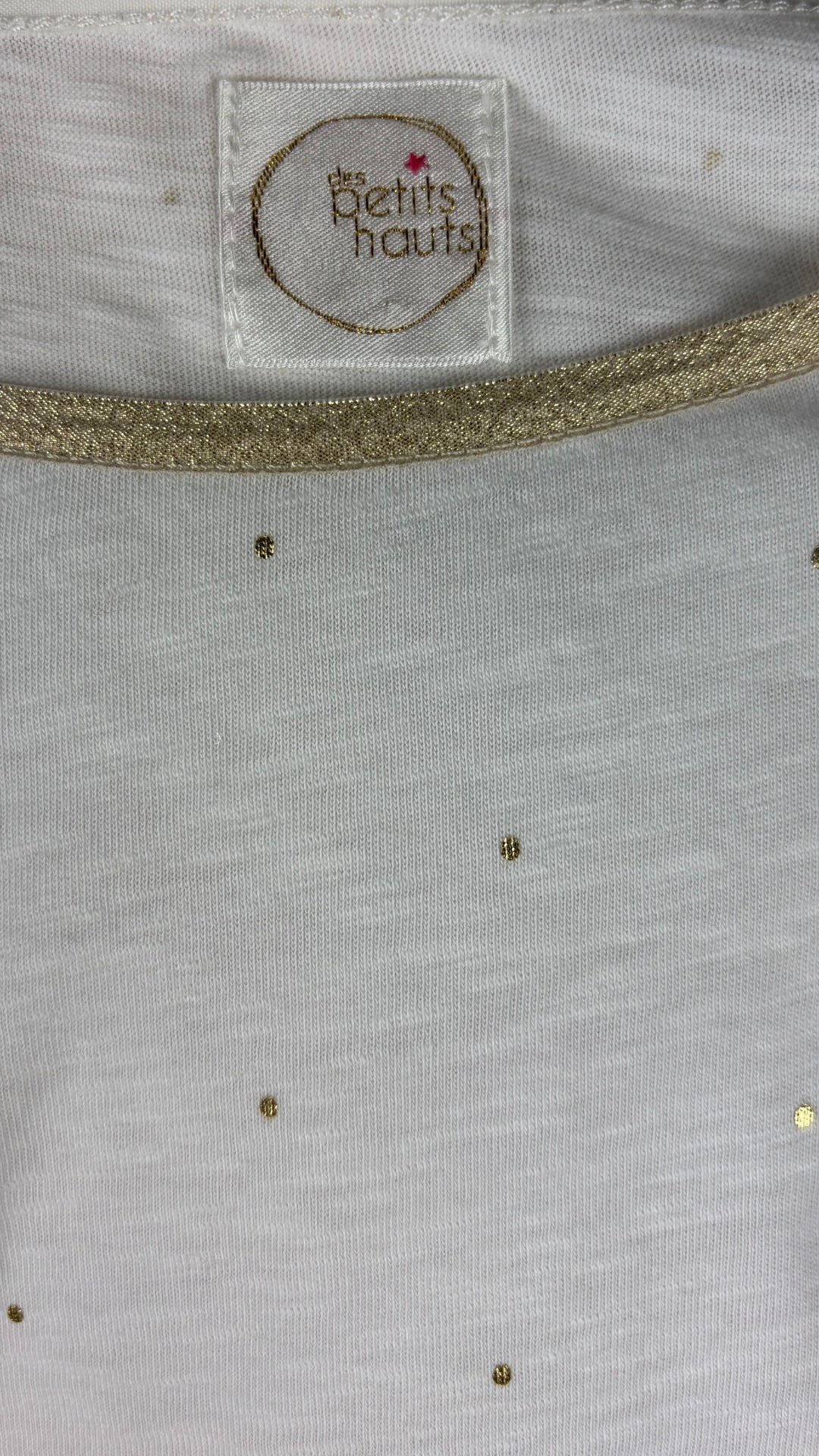 Chandail crème à pois dorés Des Petits Hauts, taille m/l. Vue de l'étiquette.