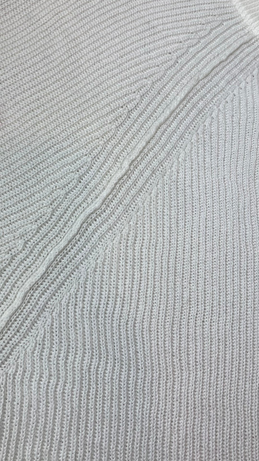 Chandail manche raglan en tricot de coton Matinique, taille xl. Vue de près du tricot.