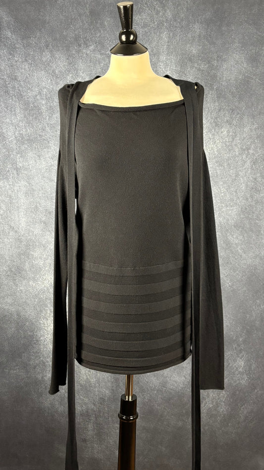 Chandail noir fin tricot Sarah Pacini, taille one size. Vue de face.