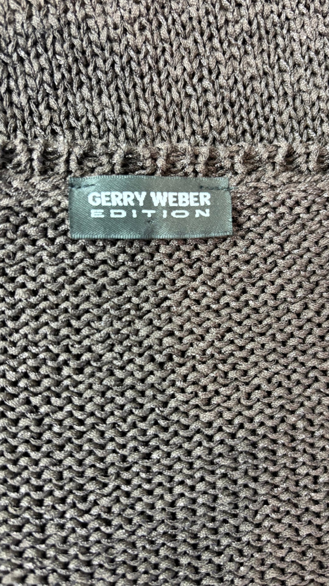 Chandail en tricot chocolat Gerry Weber Edition, taille 14 (large). Vue de l'étiquette.