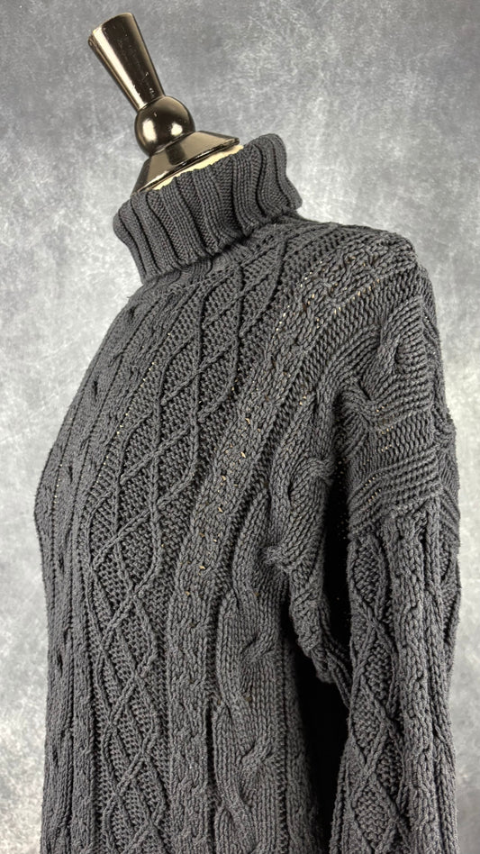 Chandail tunique en tricot de coton torsadé marine à col roulé Ça va de soi, taille medium. Vue de l'encolure.