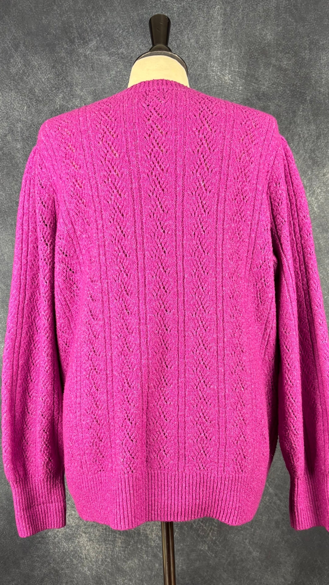 Chandail en tricot rose-mauve à col en V Joie, taille 2X (xl). Vue de dos.