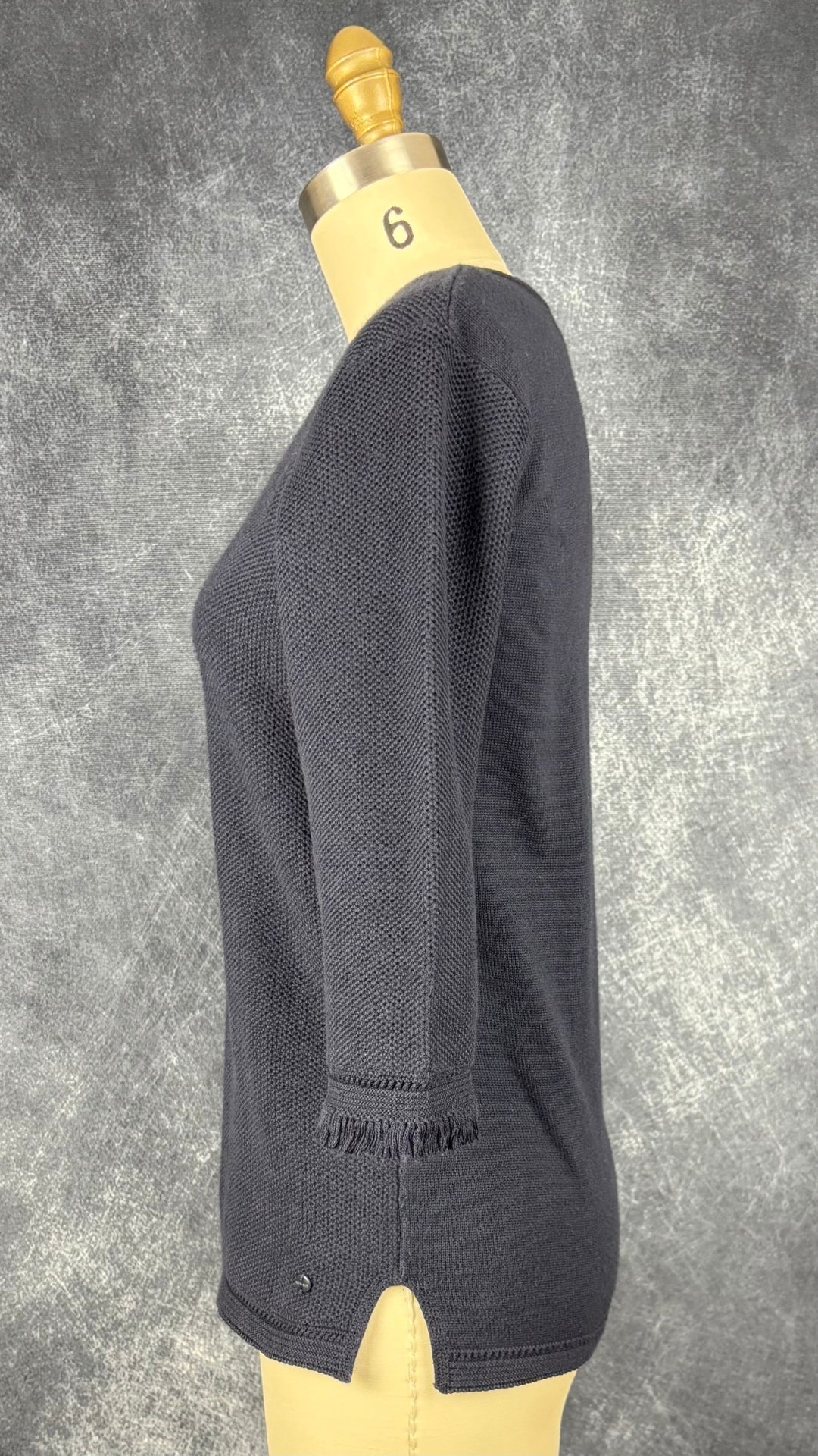Chandail en tricot marine Olsen Europe, taille xs/4. Vue de côté.