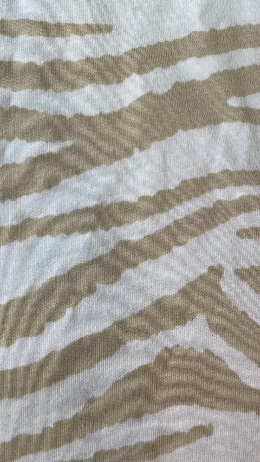 Chandail zébrures sable en french terry Monari, taille 38 (8/medium). Vue de près du tissu.