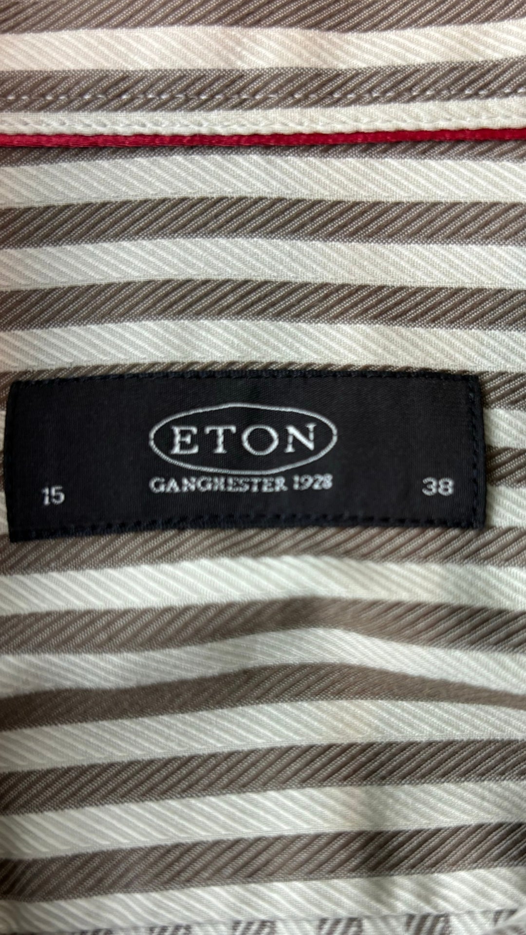 Chemise à rayures beige et tan Eton, taille small. Vue de l'étiquette.