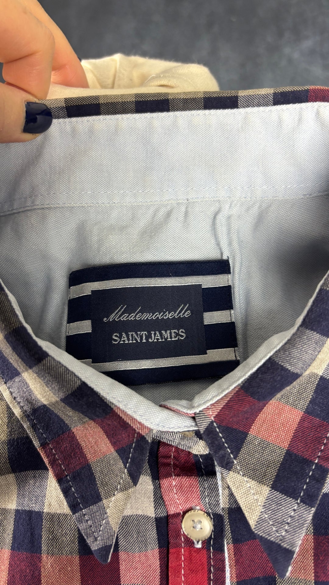Chemisier à carreaux en fine flanelle Mademoiselle Saint James, taille 16 (l). Vue de l'étiquette.