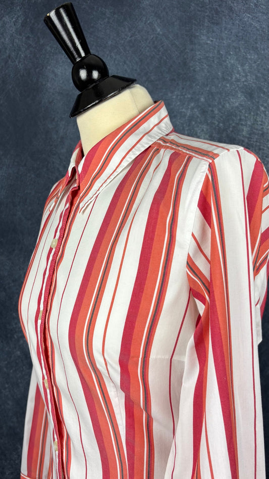 Chemisier cintré à rayures colorées en doux mélange de coton Marc Aurel, taille 38 (s/m). Vue de l'encolure.