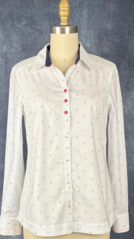 Chemisier en coton extensible à petits motifs Rabe 1920, taille 6 qui équivaut environ à small. Vue de face.