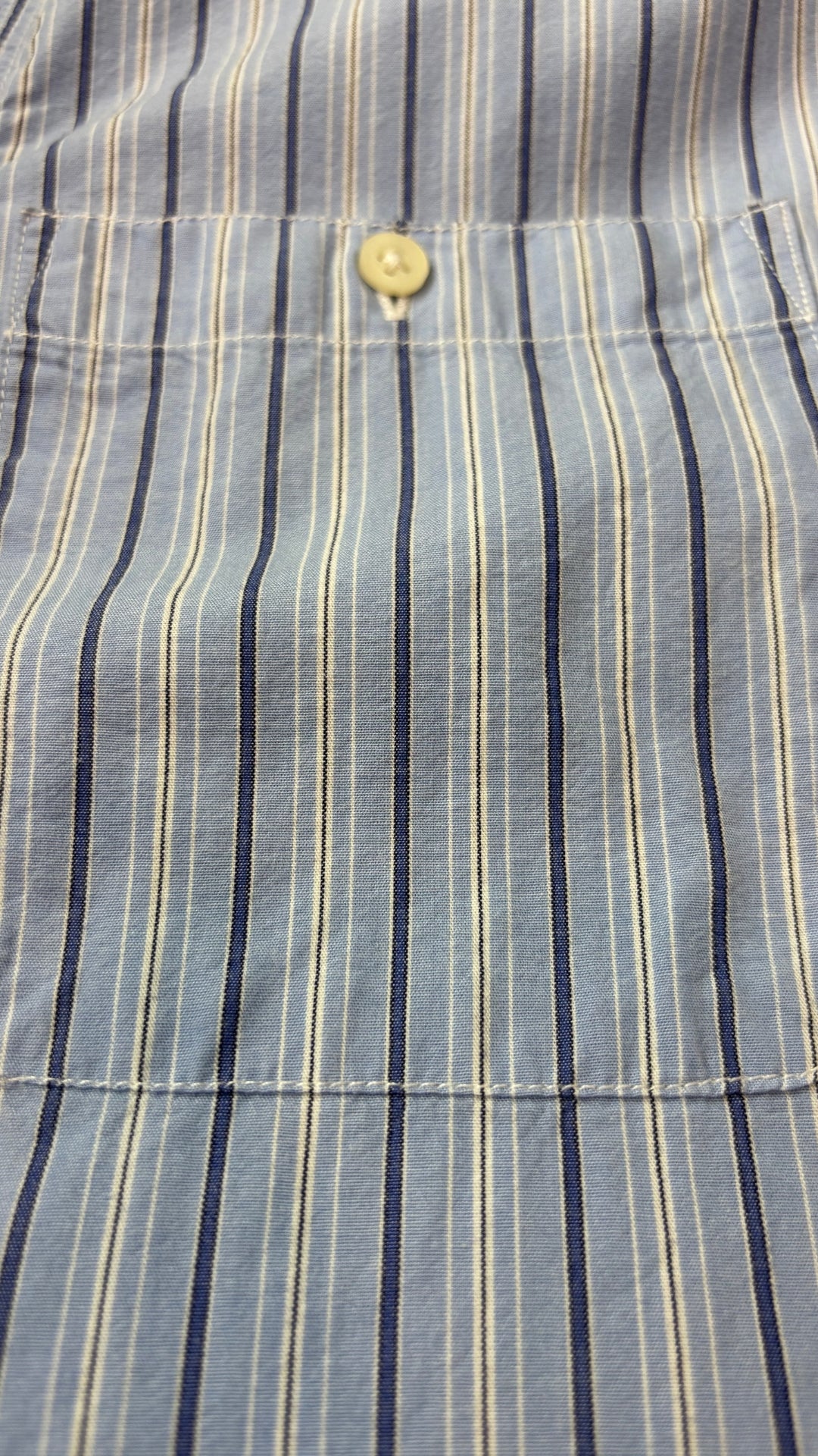 Chemisier doux coton à rayures bleues Lauren Jeans Co., taille xl. Vue de près de la poche.