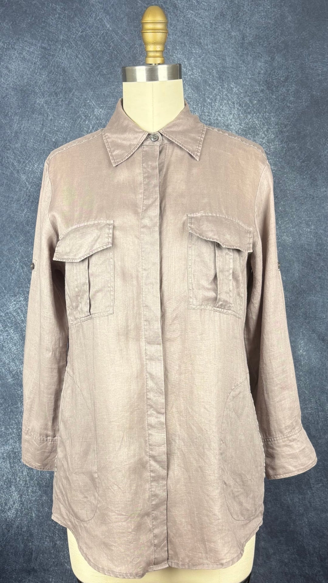 Chemisier taupe en ramie avec poches Repeat, taille xs. Vue de face.