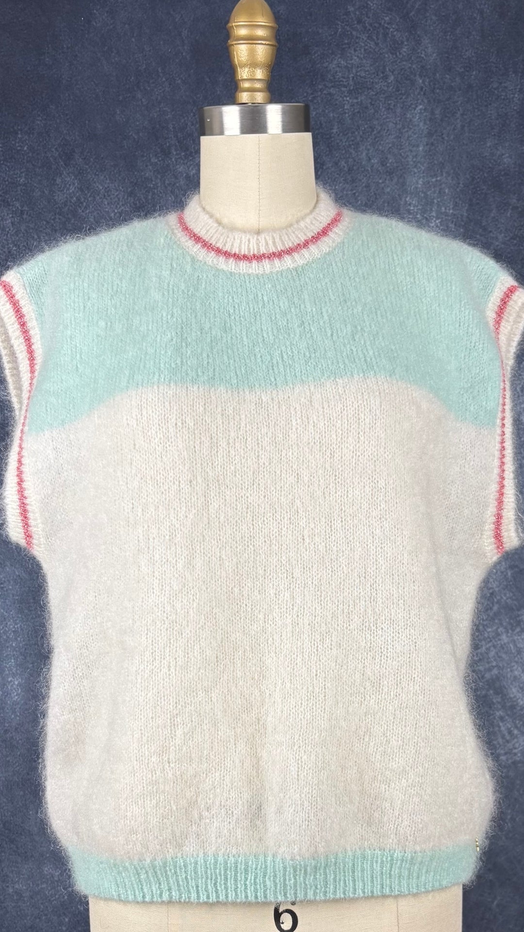 Débardeur en tricot crème Des petits hauts, taille 1 (m/l). Vue de face.