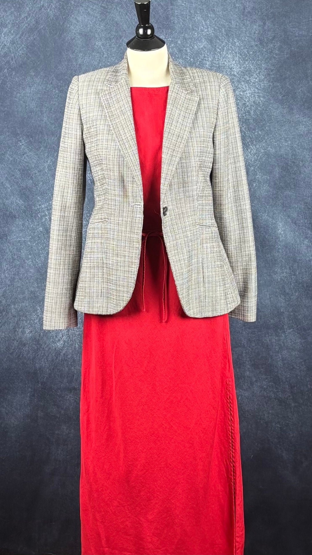 Ensemble jupe et camisole en mélange de lin rouge tomaté Gap, taille medium. Vue de l'agencement avec le blazer Teenflo.