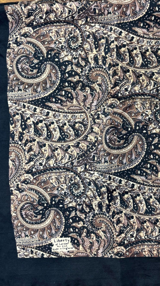 Foulard en soie à motifs Liberty | carré