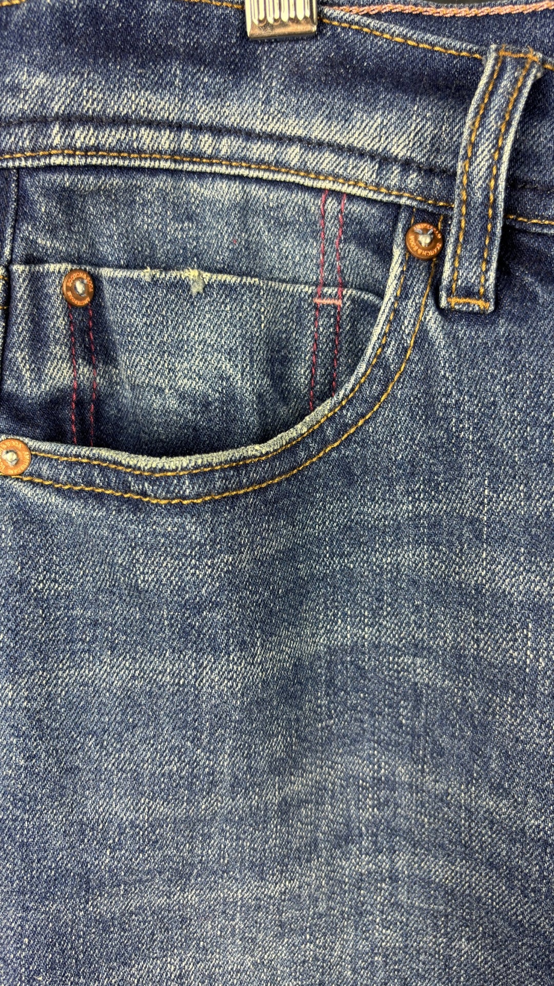 Jeans coupe baril avec braguette boutonnée Scotch & Soda, taille 10/30. Vue de près d'une poche avant.