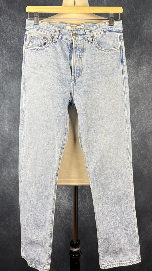 Jeans pâle coupe wedgie droit Levi's, taille 26. Vue de face.