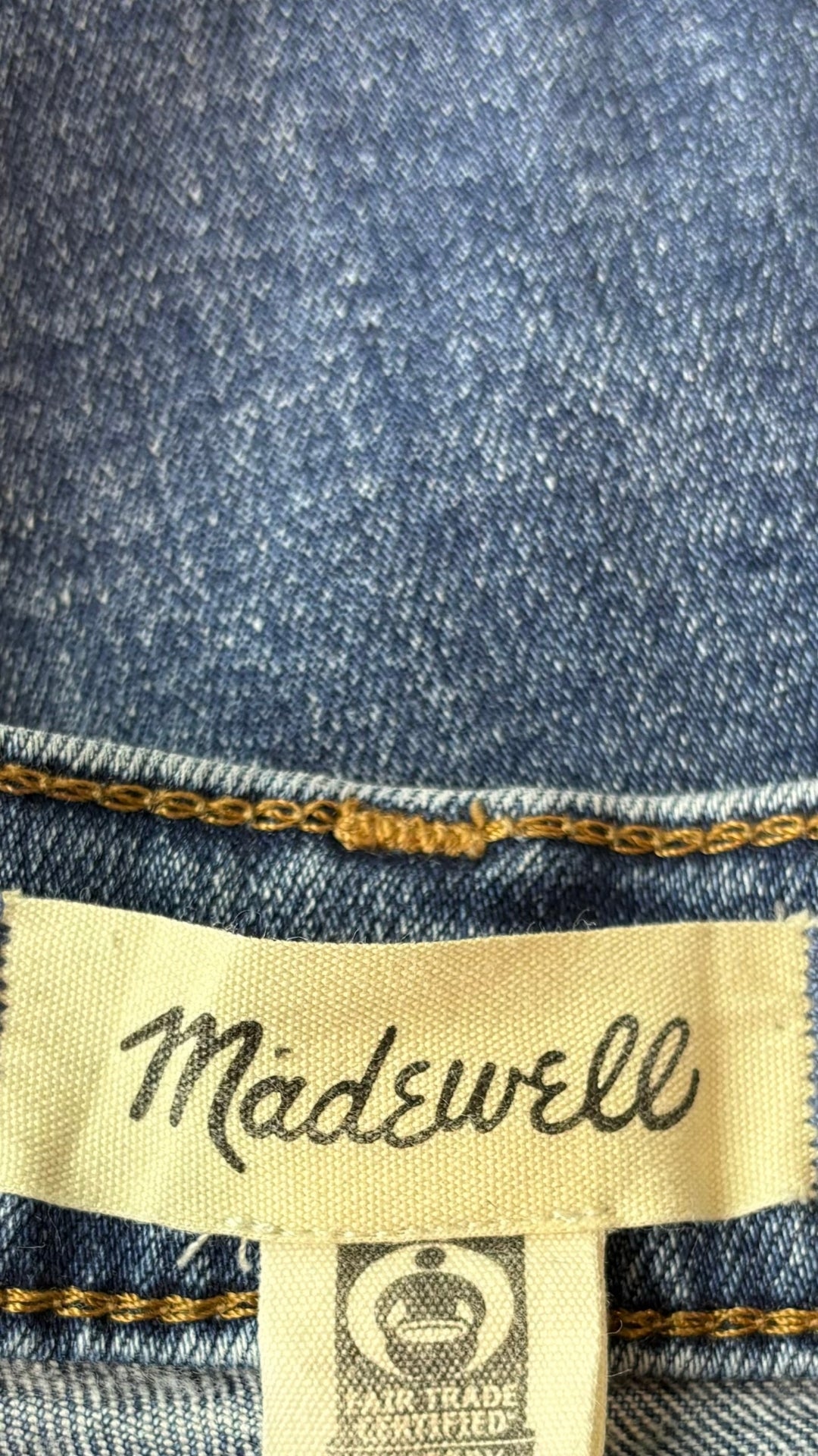 Jeans bleu moyen Perfect vintage straight Madewell, taille 32. Vue de l'étiquette.