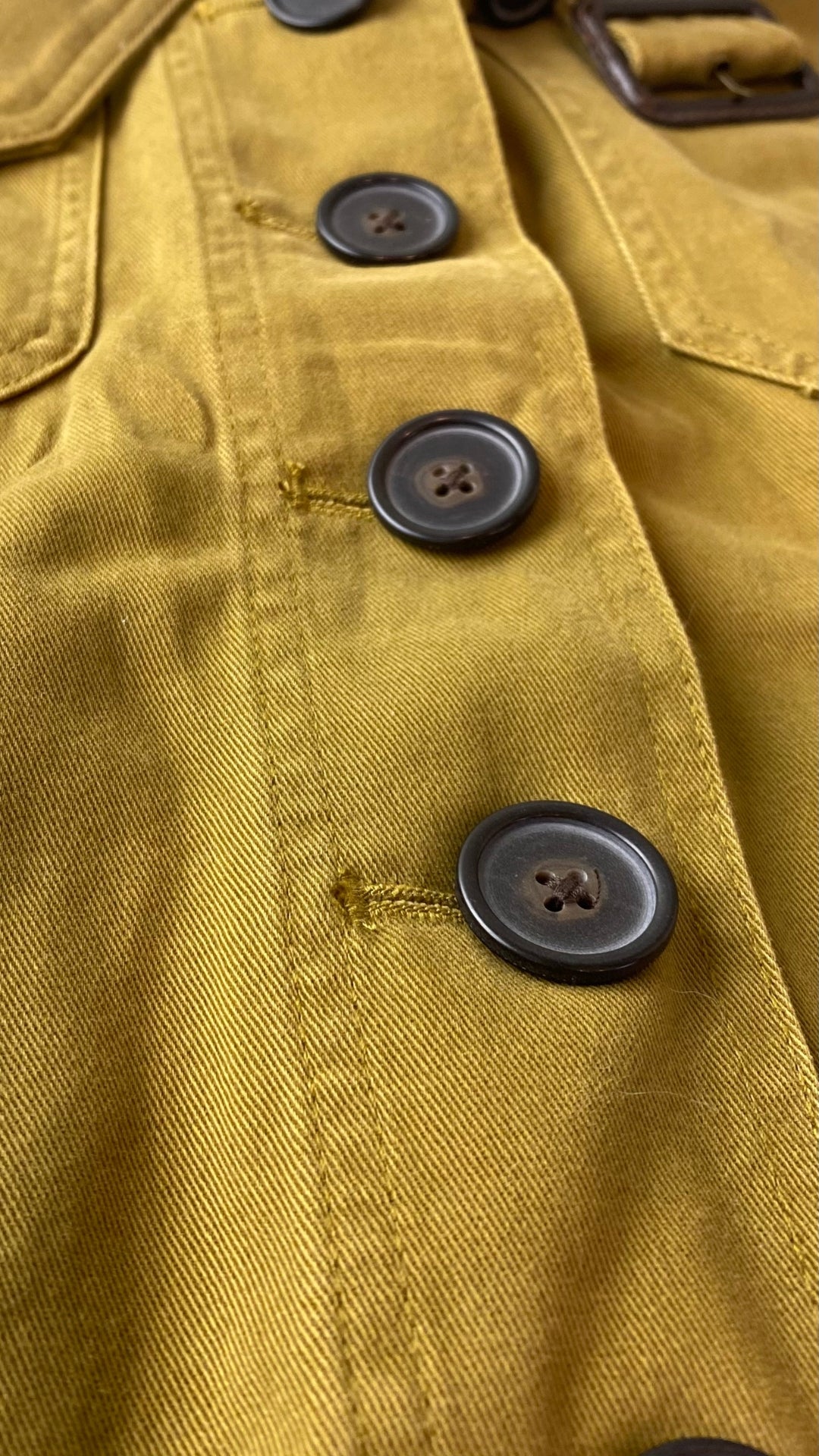 Jupe boutonnée ligne A en coton J.Crew, taille 2 (xs-s). Vue de près du tissu.