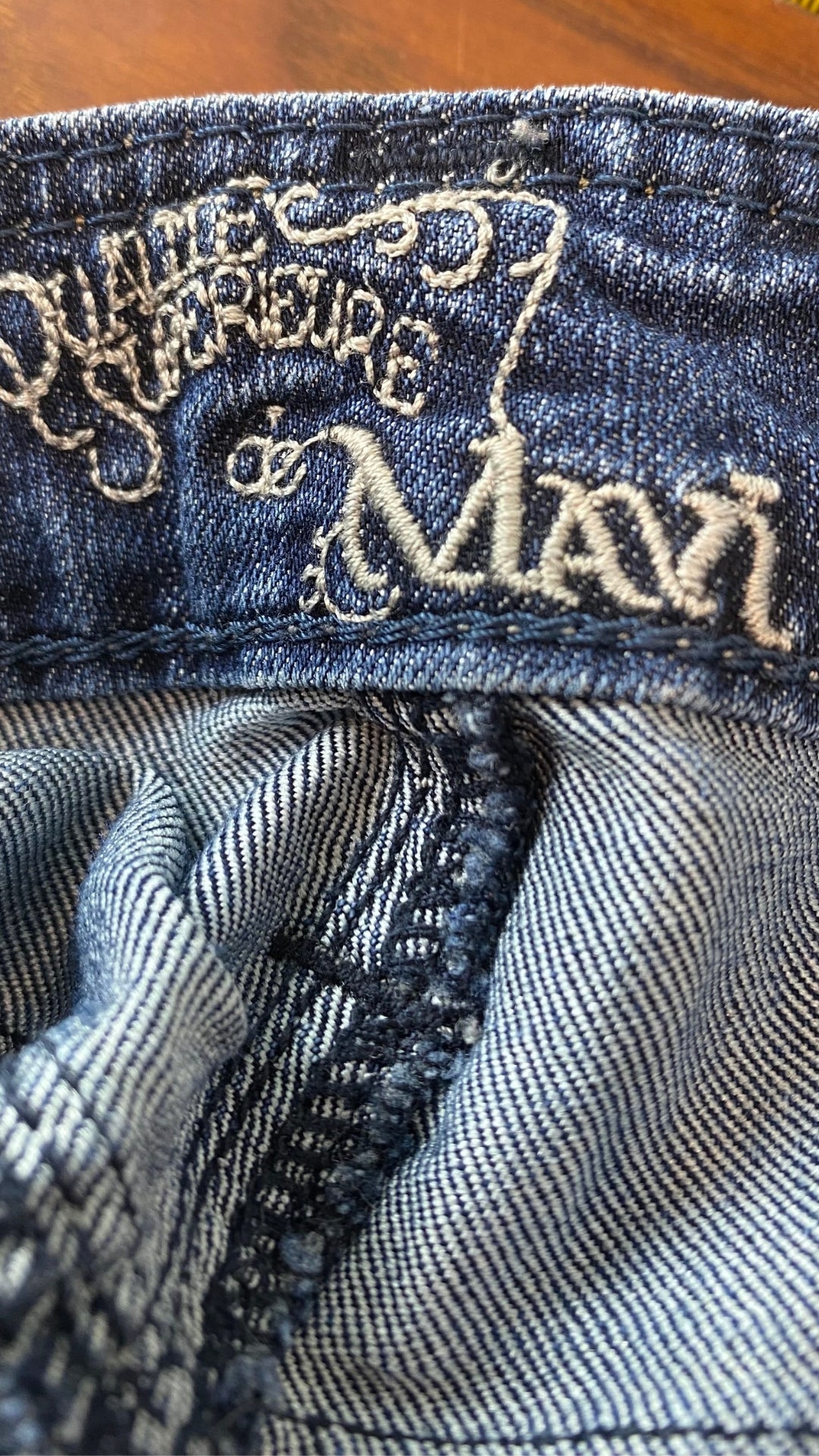 Jupe en jeans classique bleue Mavi, taille estimée à small. Vue de la marque.