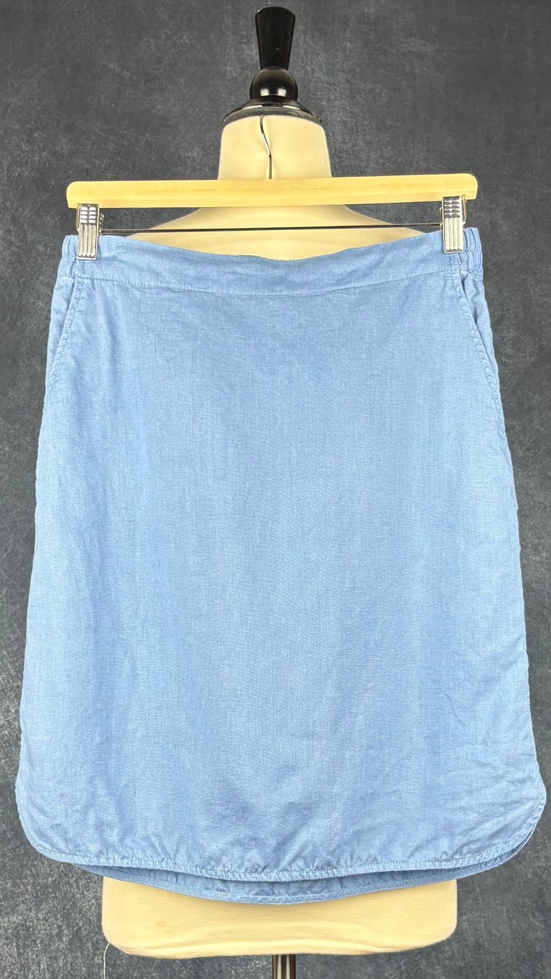 Jupe confortable style lin bleu Part Two, taille 34 (small). Vue de face, sur cintre.