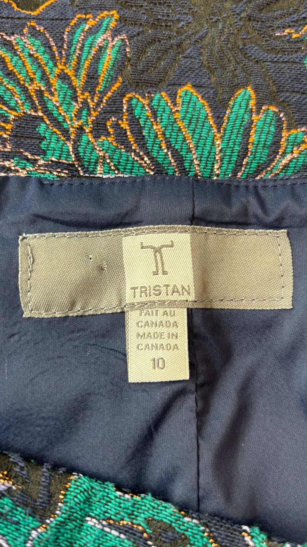 Jupe droite en jacquard floral superbe Tristan, taille 10. Vue de l'étiquette.