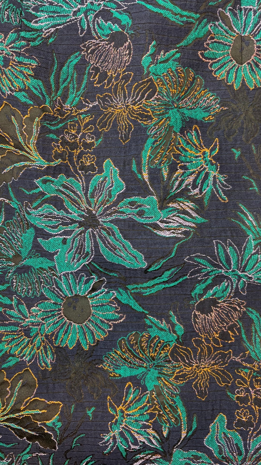 Jupe droite en jacquard floral superbe Tristan, taille 10. Vue de près du tissu.