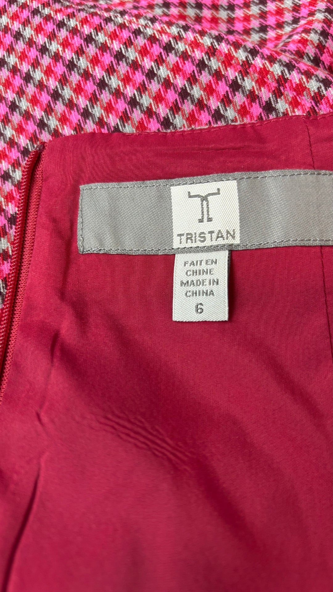Jupe droite à motifs pied-de-poule coloré Tristan, taille 6. Vue de l'étiquette.