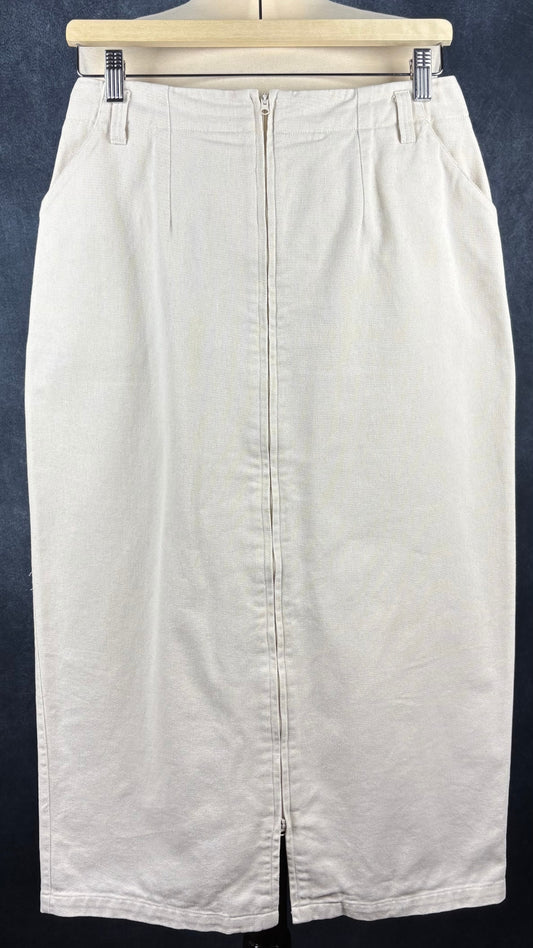 Jupe midi crème avec longue fermeture à glissière centrale à double curseur Harly Jae, taille medium. Vue de face, sur un cintre.