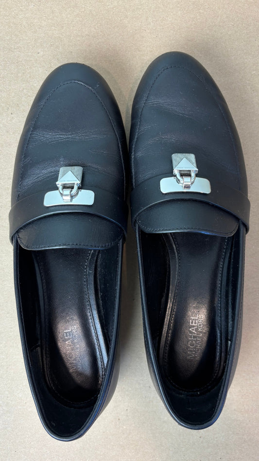 Flâneur (loafer) noir en cuir classique et élégant Michael Michael Kors, taille 7,5. Vue de haut.
