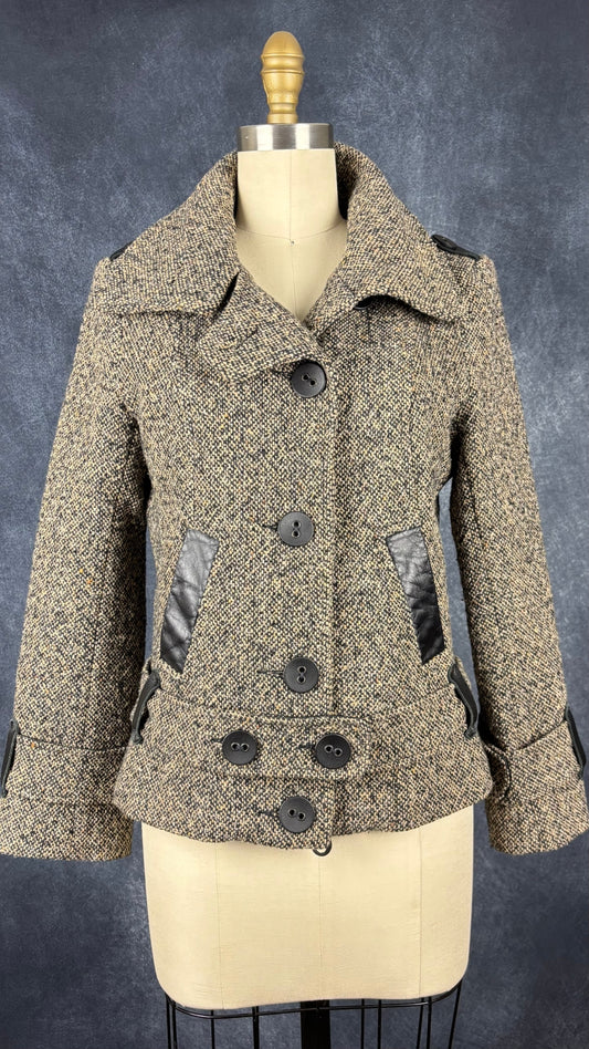 Manteau court en lainage style tweed Mackage, taille small. Vue de face, col ouvert.