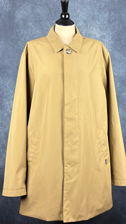 Manteau mi-long beige Matinique, taille xxl qui convient plus à xl. Vue de face.