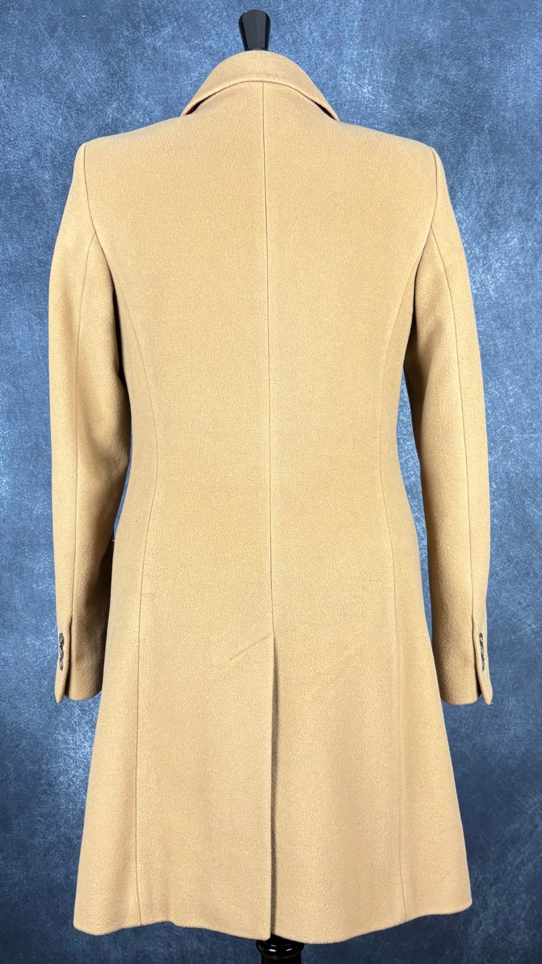 Manteau chameau en mélange de laine Esprit, taille 6. Vue de dos.