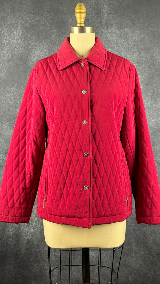 Manteau rouge matelassé Liz Clairborne, taille xs/s. Vue de face.