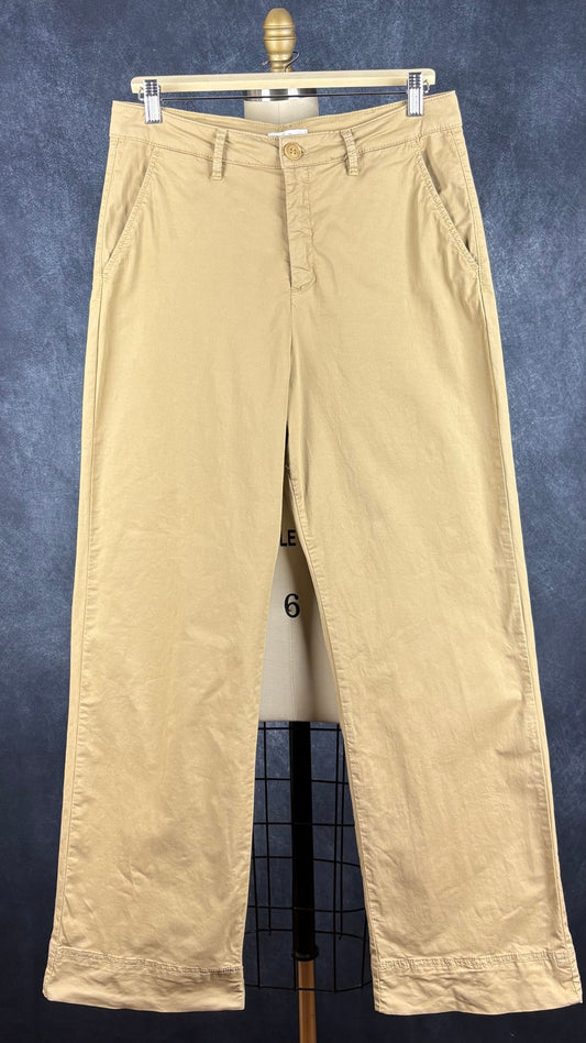 Pantalon chino beige tan à jambes larges Part Two, taille 40 (l). Vue de face, sur un cintre.