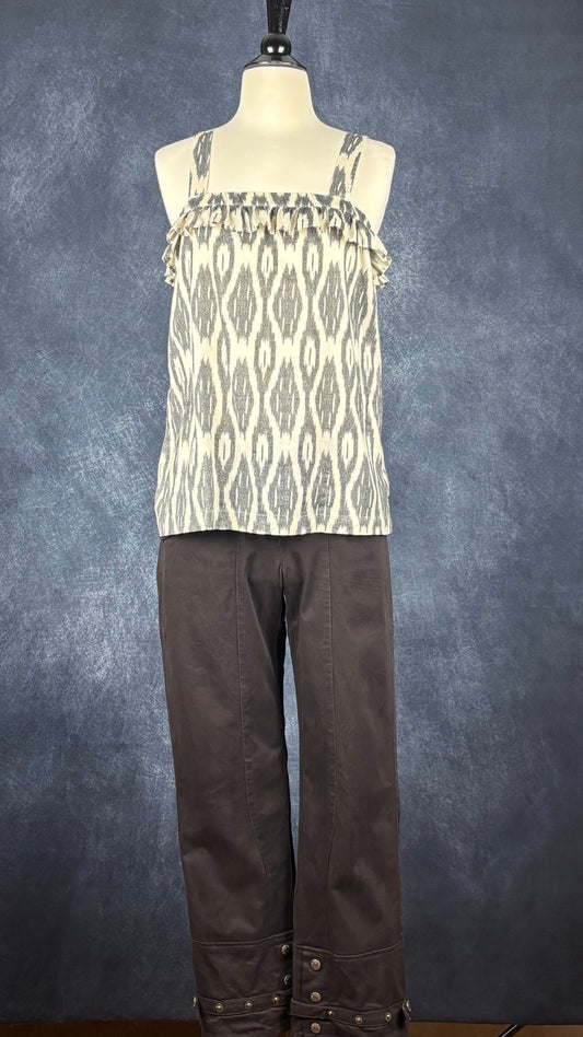 Pantalon court brun foncé Marc Aurel, taille 34 (xs/s). Vue de l'agencement avec la camisole J.Crew.