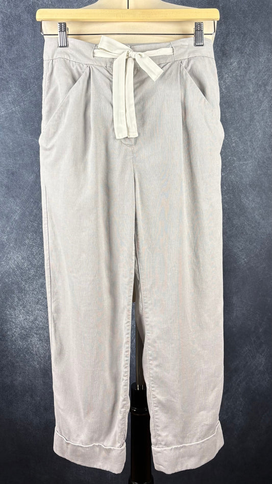 Pantalon court gris pâle en lyocell et lin Wilfred, taille 2. Vue de face.