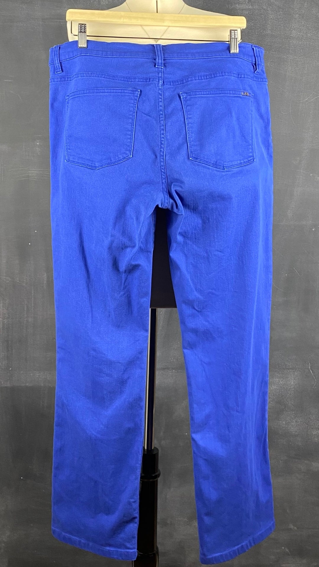 Pantalon en denim bleu royal Lauren Ralph Lauren, taille 14. Vue de dos.
