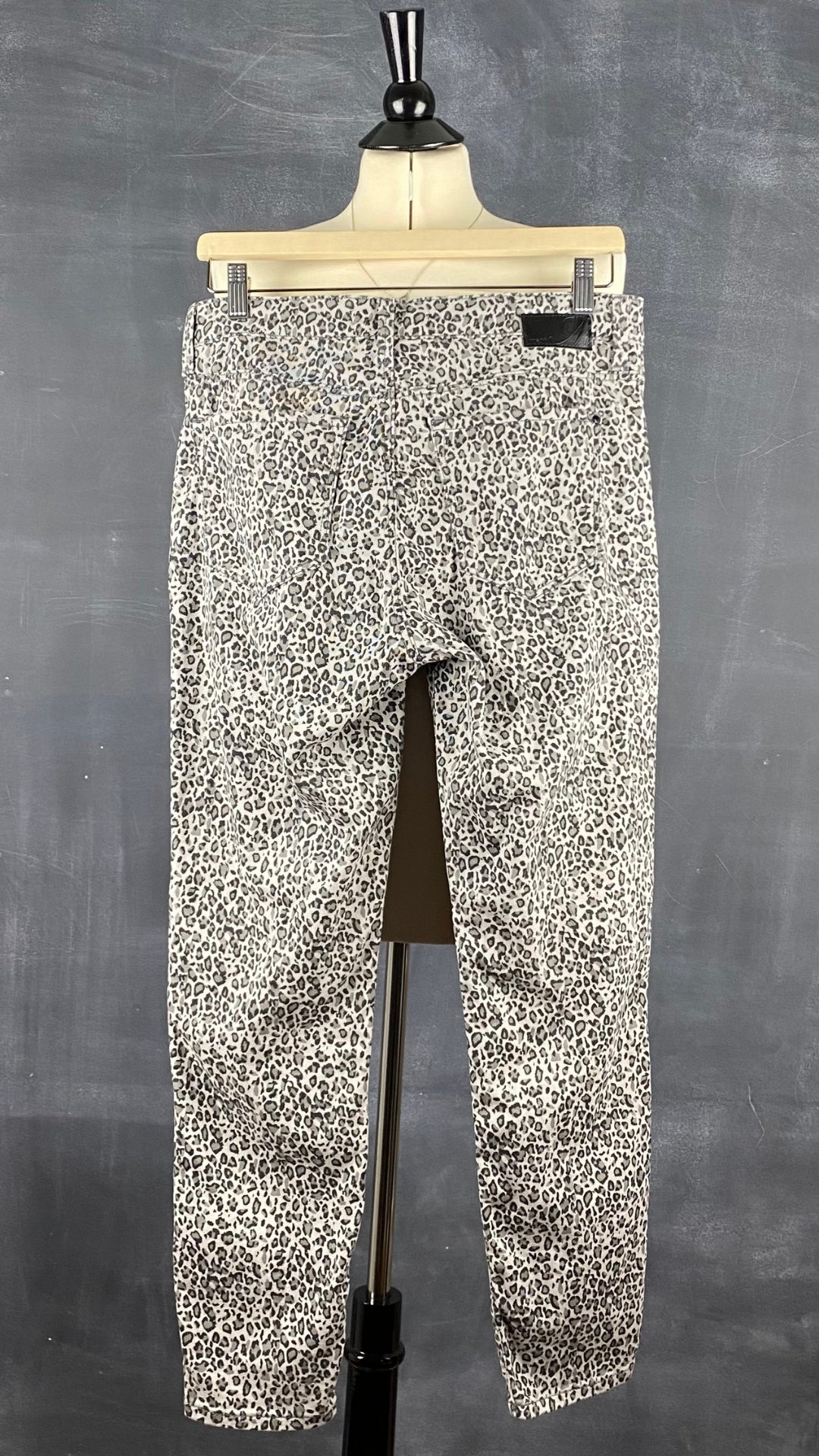 Pantalon denim coupe jeans étroit à motif léopard Mavi taille 30. Vue de dos.