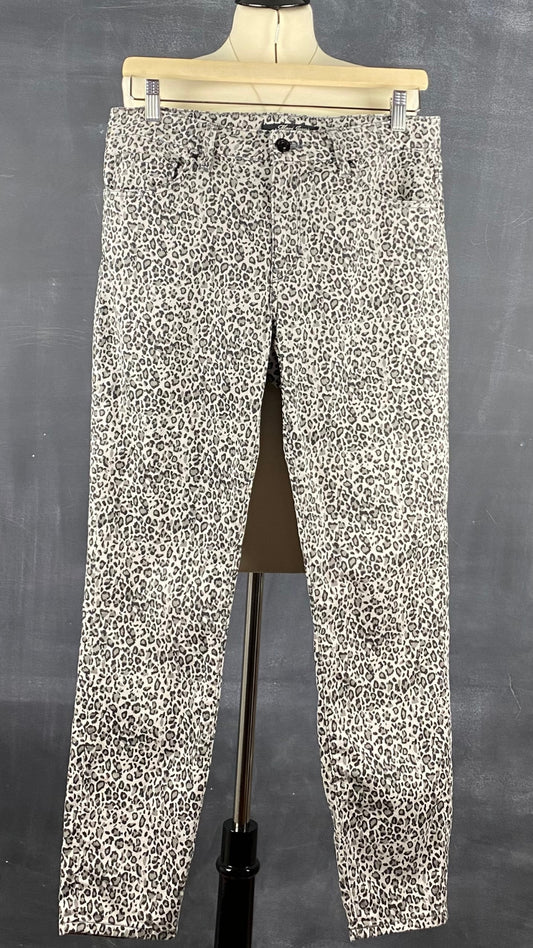 Pantalon denim coupe jeans étroit à motif léopard Mavi taille 30. Vue de face.